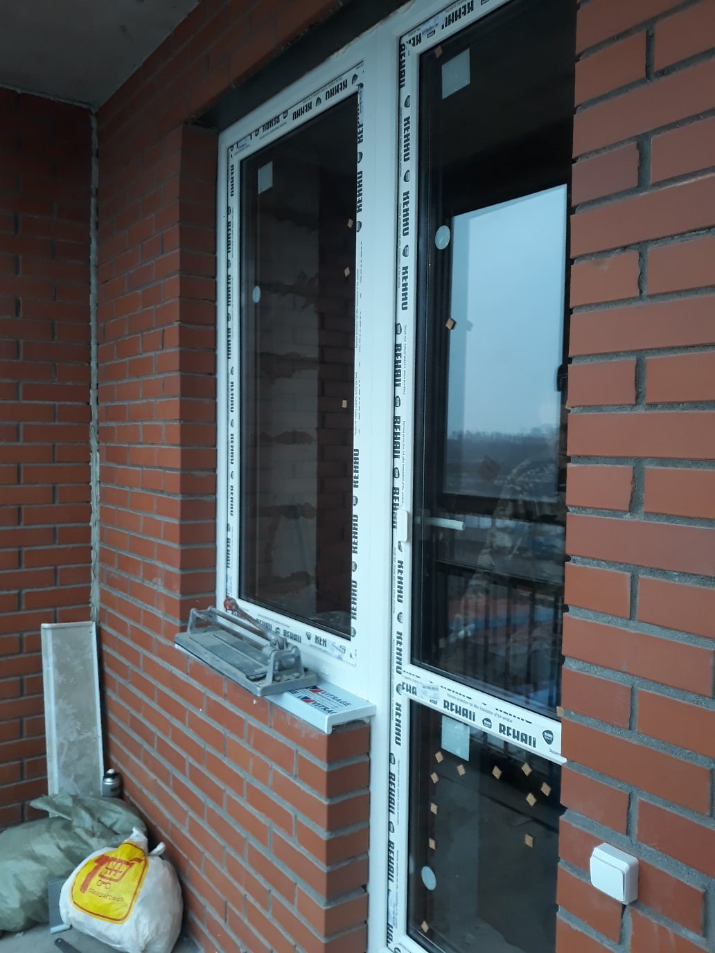 Балконный блок без отделки.
